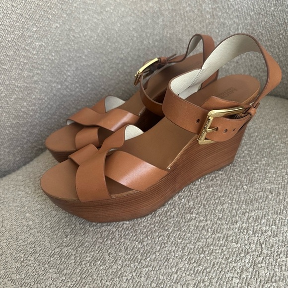 MICHAEL KORS PEGGY WEDGE LUGGAGE OPEN TOE ANKLE STRAP SANDAL SHOES size 10 - Picture 2 of 5